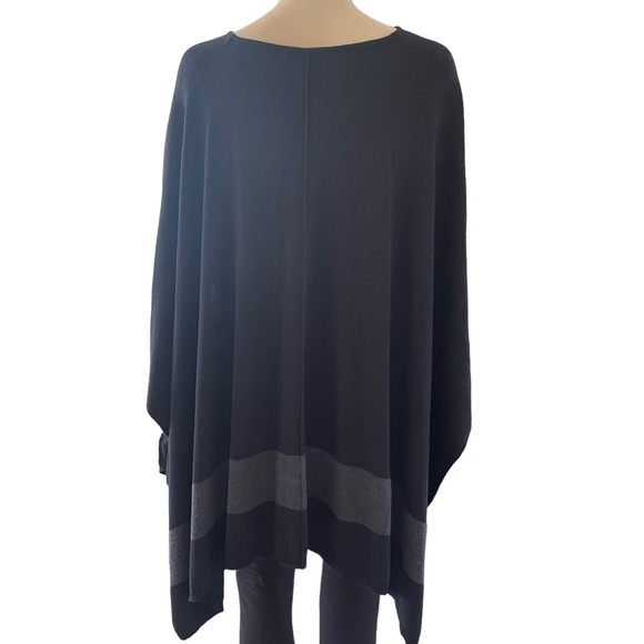 Vertical Design   Lightweight Black Poncho With Single Band of Gray   Size L/XL - Picture 6 of 14